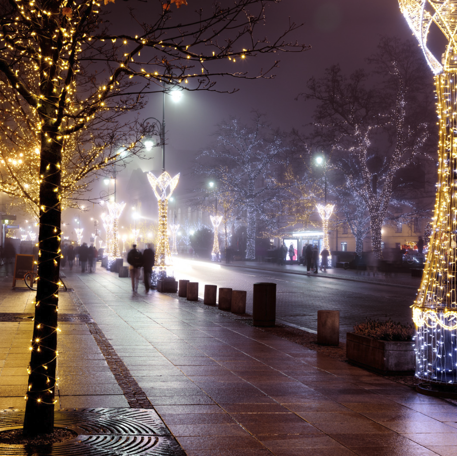 Europe’s Best Christmas Street Light Displays: Warsaw Wins Big